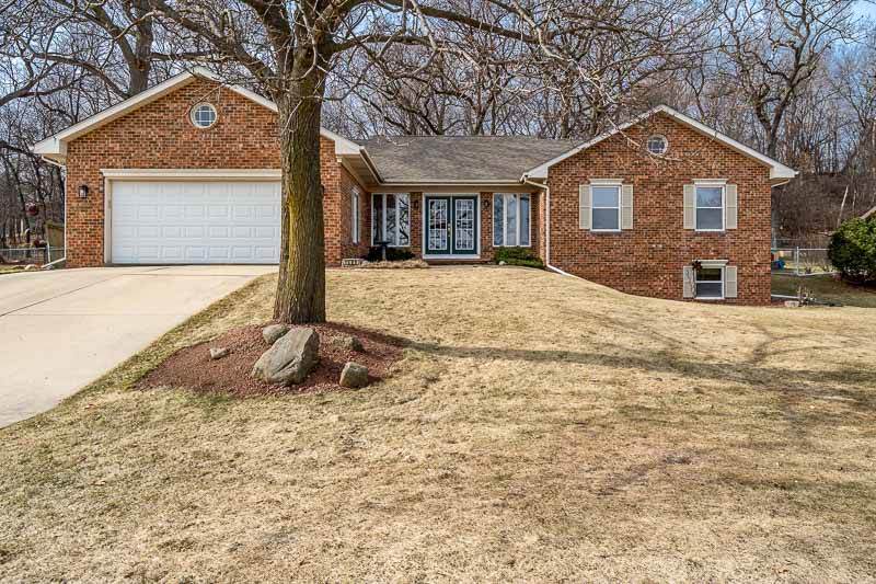 1509 Camelot Dr - Photo 1