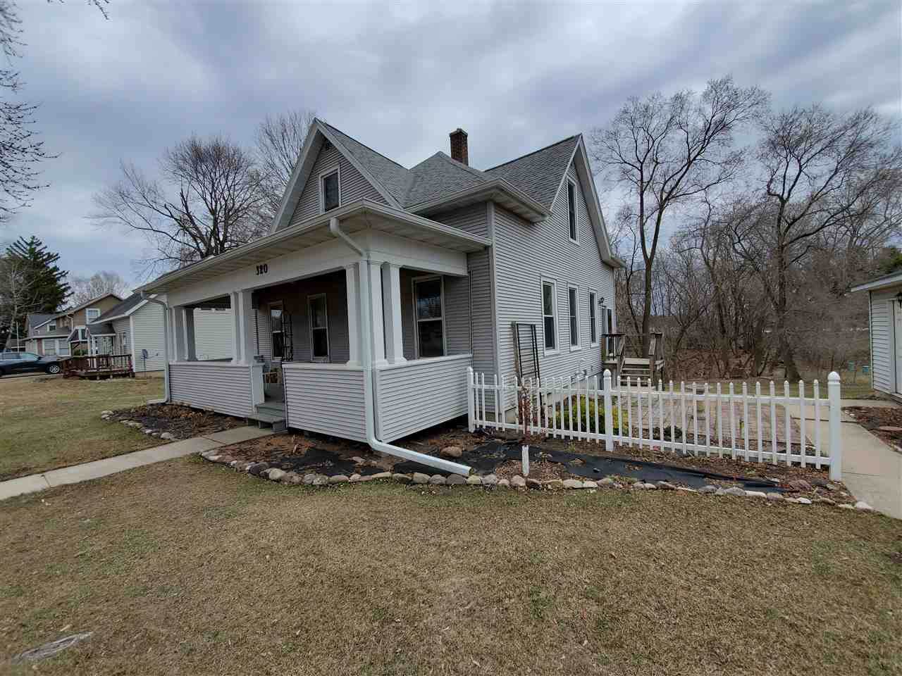 320 Minnesota Ave - Photo 1