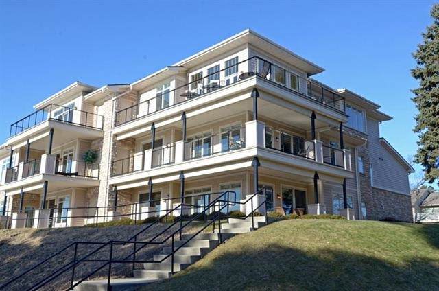650 Hiawatha Dr - Photo 1