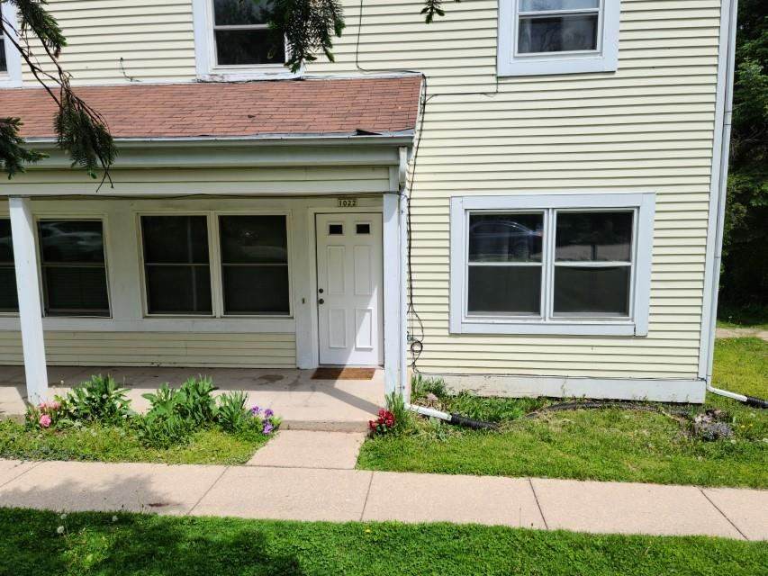 1022 Ridgewood Way - Photo 1