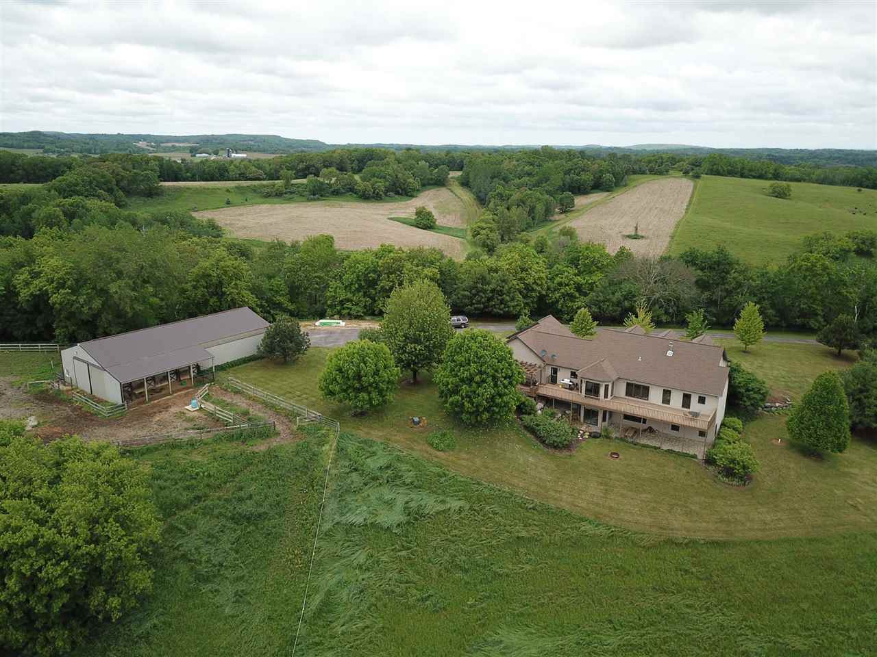 W8189 Larson Rd - Photo 1