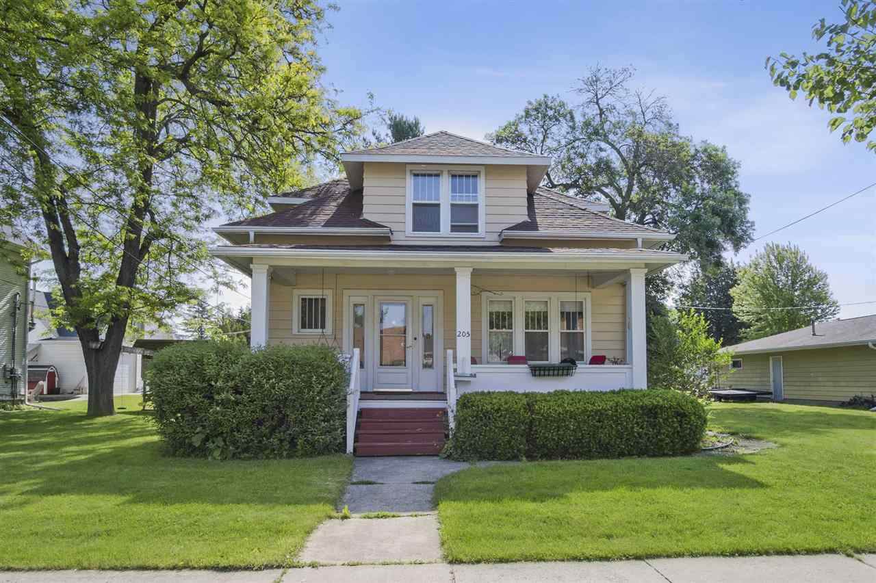 205 Finch St - Photo 1