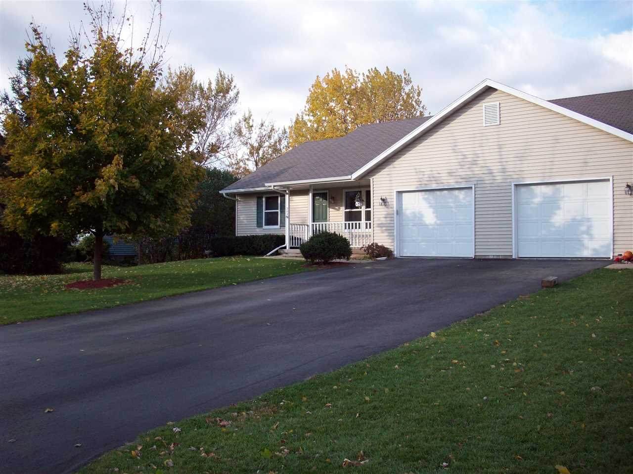 208 Wall St - Photo 1