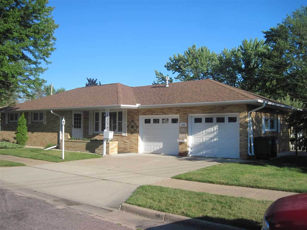 1440 Wisconsin St - Photo 1