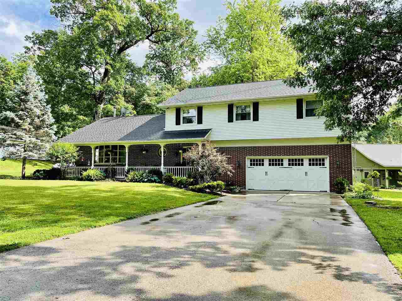 6868 Foxhollow Rd - Photo 1
