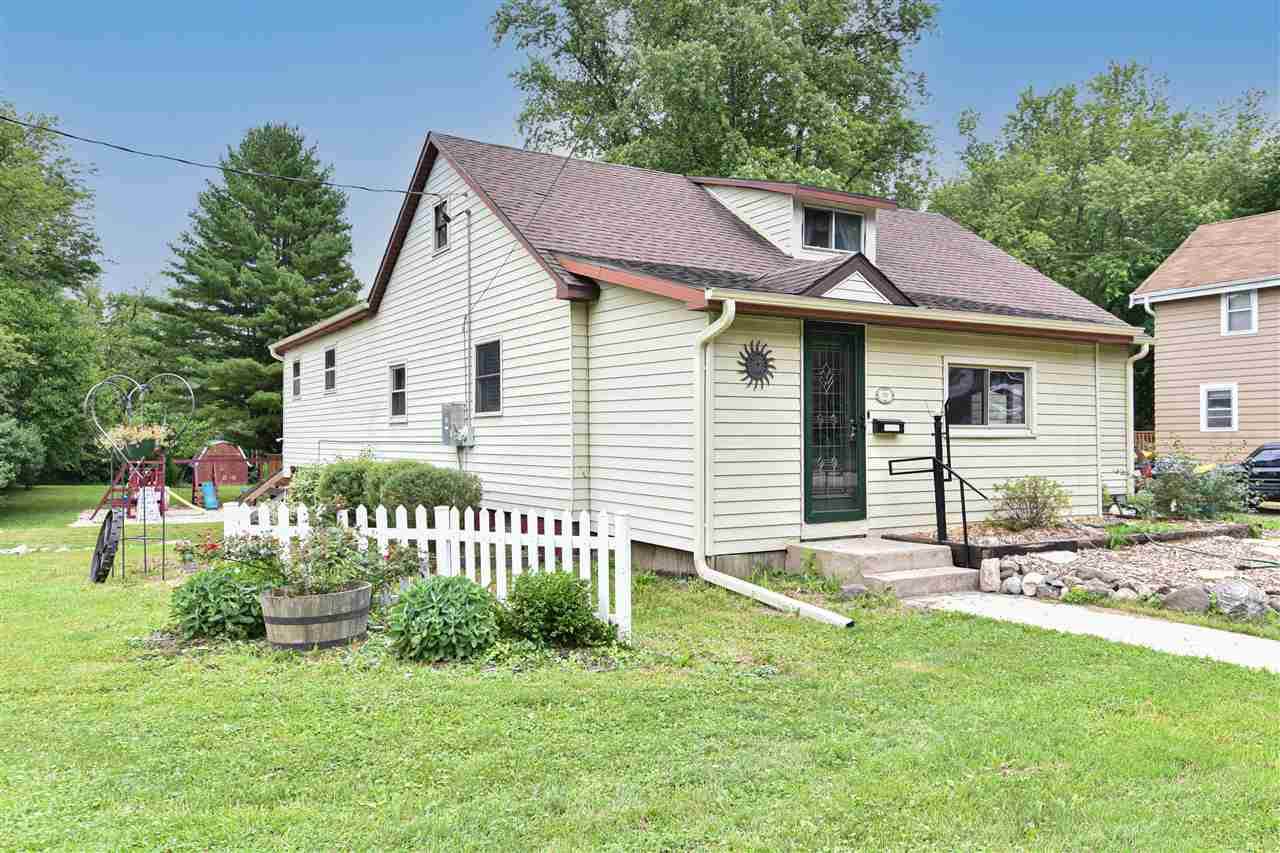 830 Main St - Photo 1