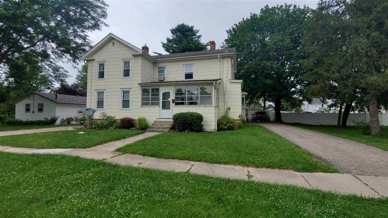 209 2nd St - Photo 1