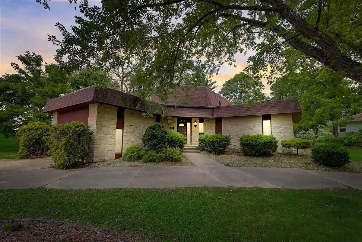 315 Summit St - Photo 1