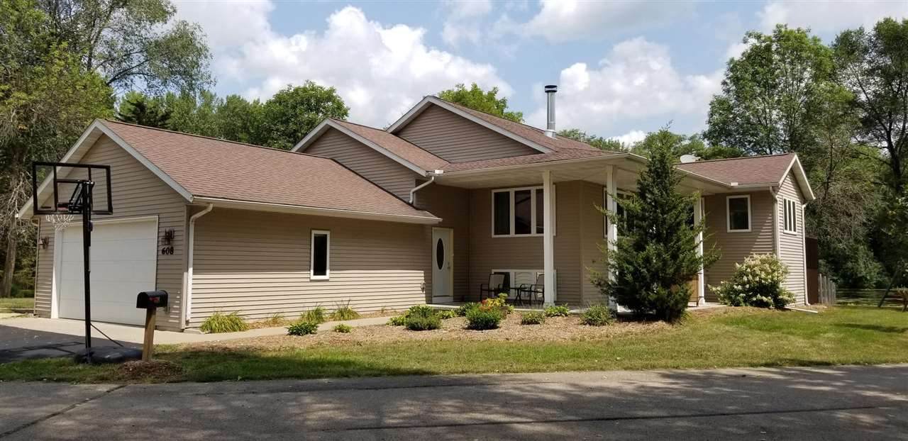 608 Pondview Dr - Photo 1