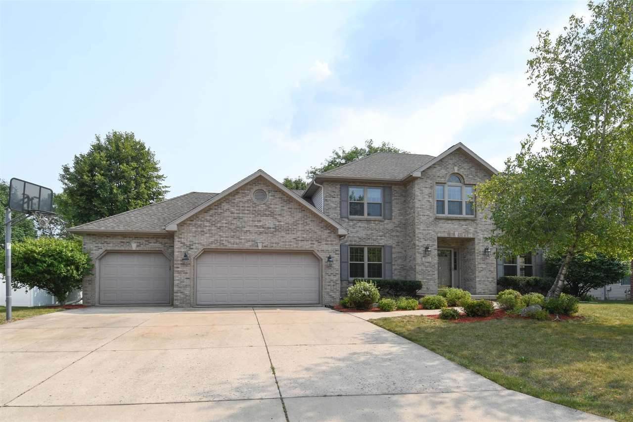 1833 Corinth Dr - Photo 1