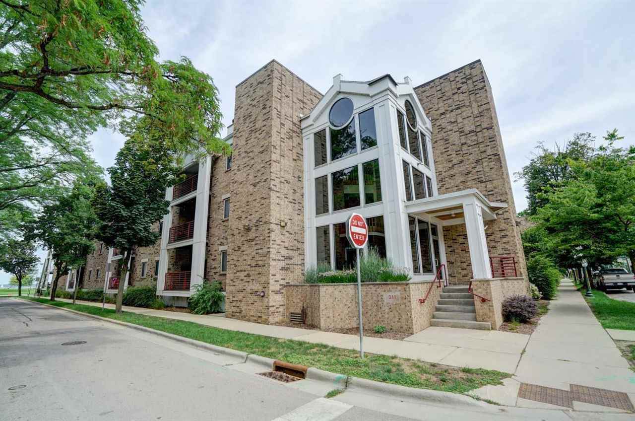 311 Hancock St - Photo 1