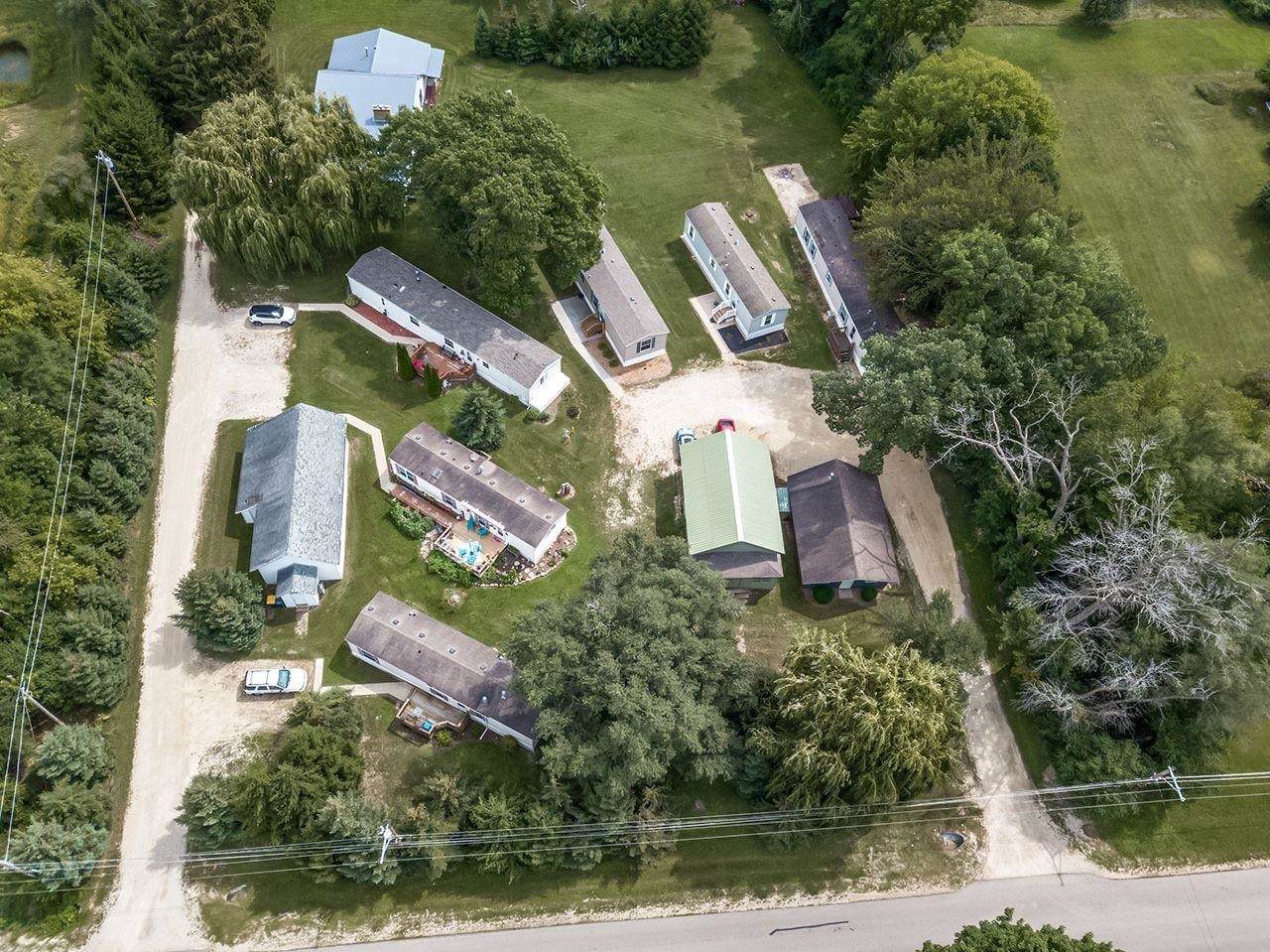 11046 Hillside Rd - Photo 1