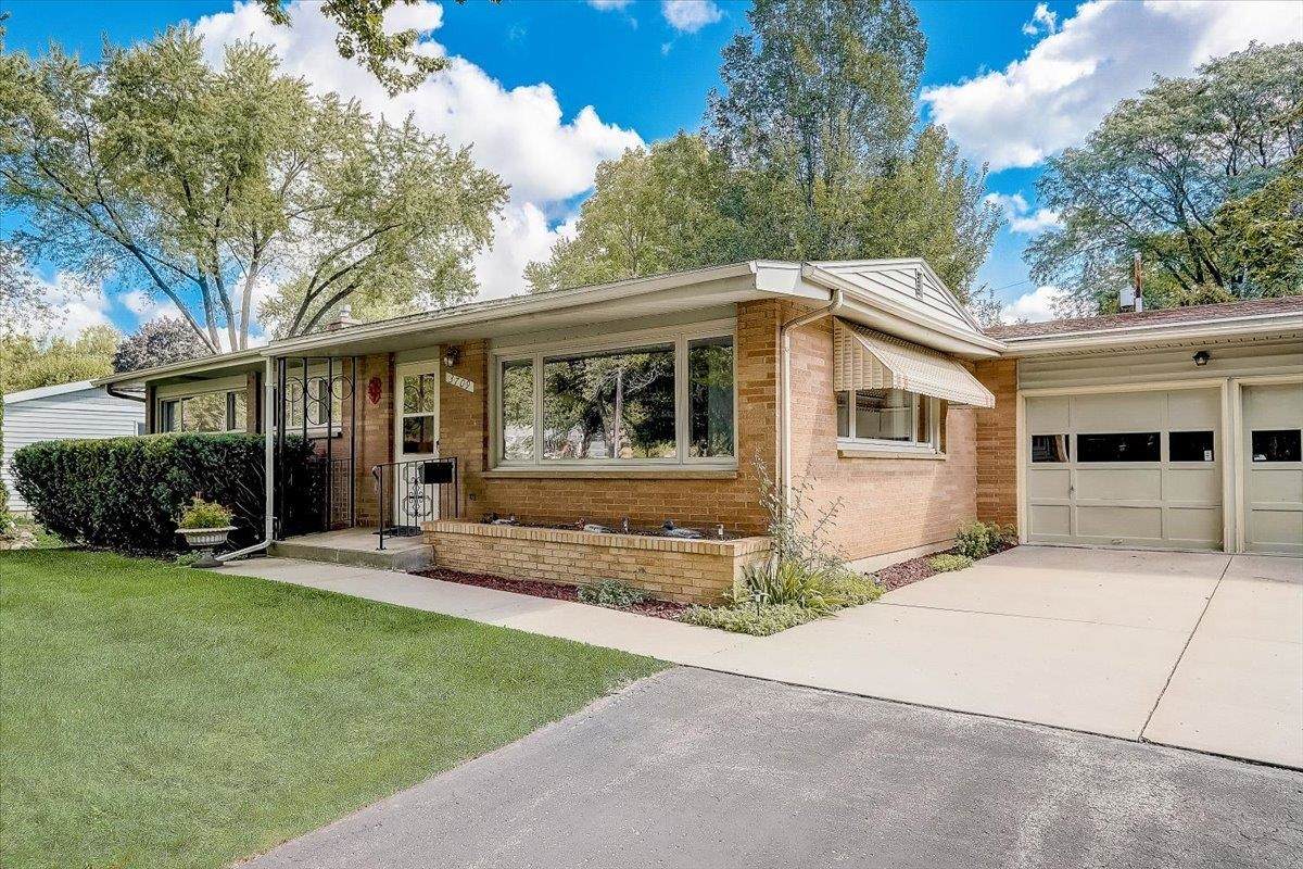 3709 Susan Ln - Photo 1
