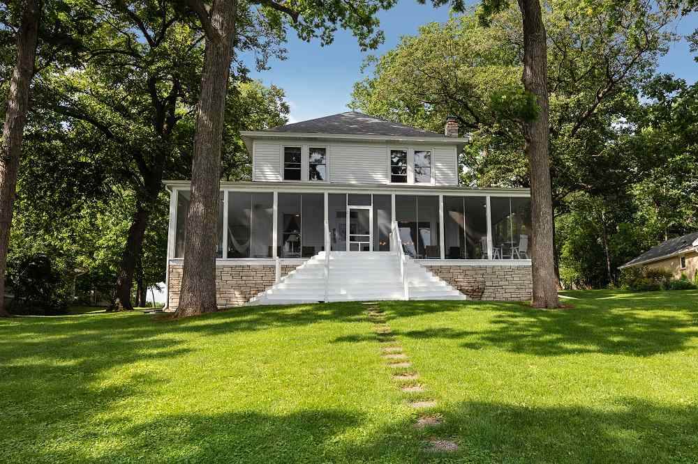 585 Illinois Ave - Photo 1