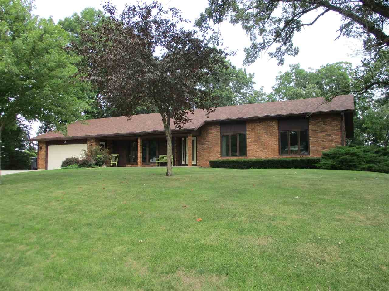110 Cedar Cir - Photo 1