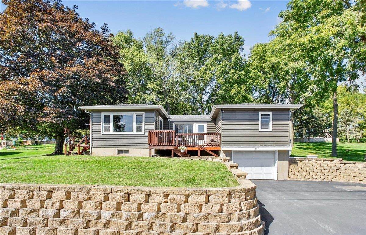 340 River St - Photo 1
