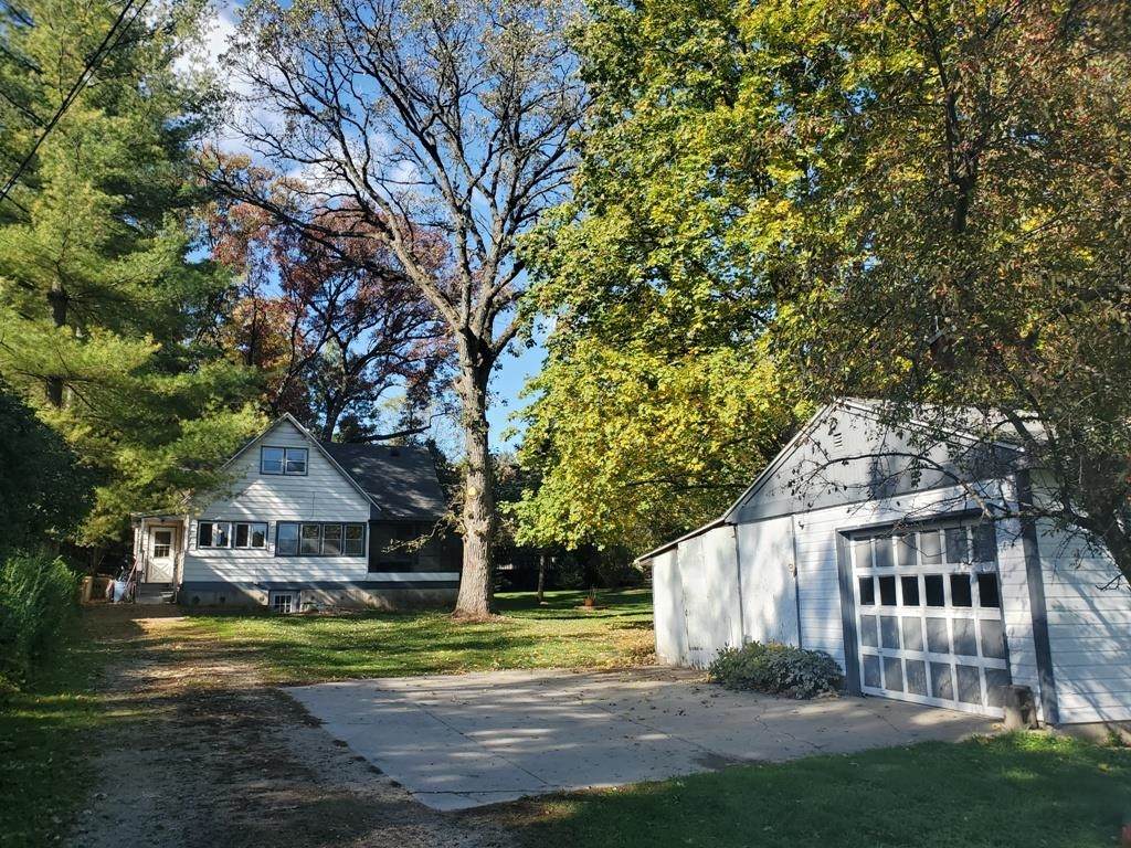 9895 Edgewood Shores Rd - Photo 1