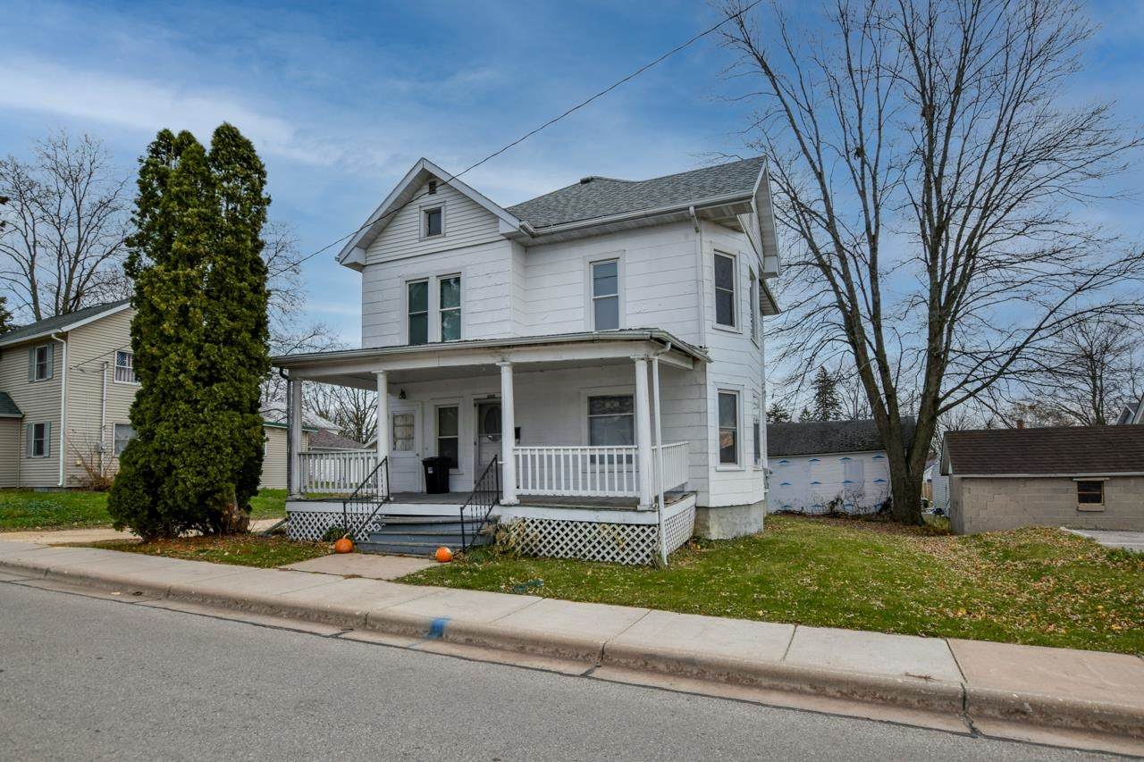 235 4th St - Photo 1