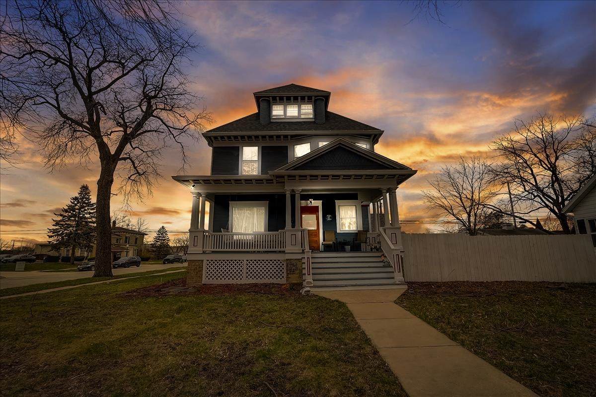 323 Whitewater Ave - Photo 1