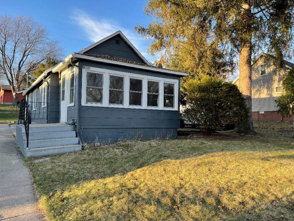 625 11th St - Photo 1