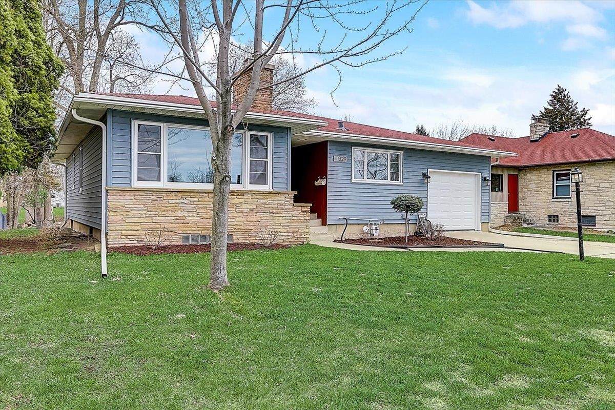 1329 Wingra Dr - Photo 1