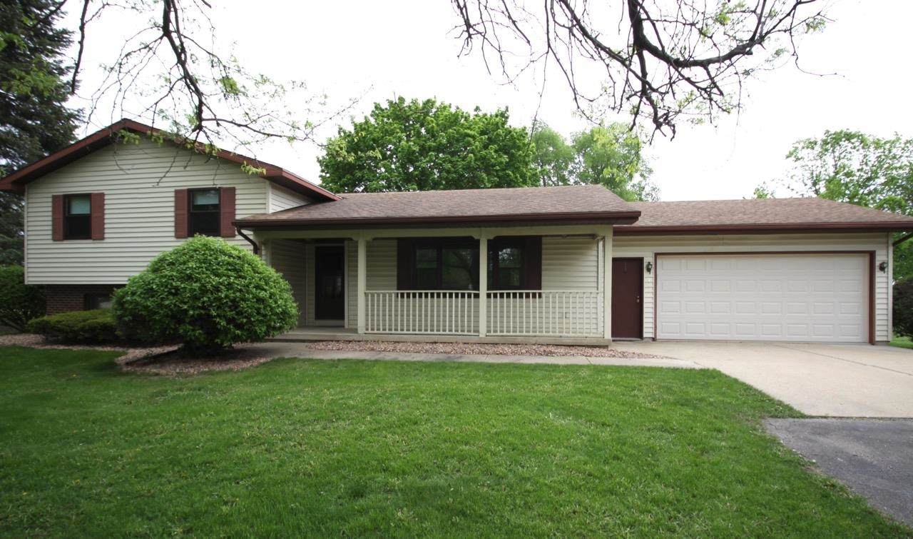 2111 Huebbe Pky - Photo 1