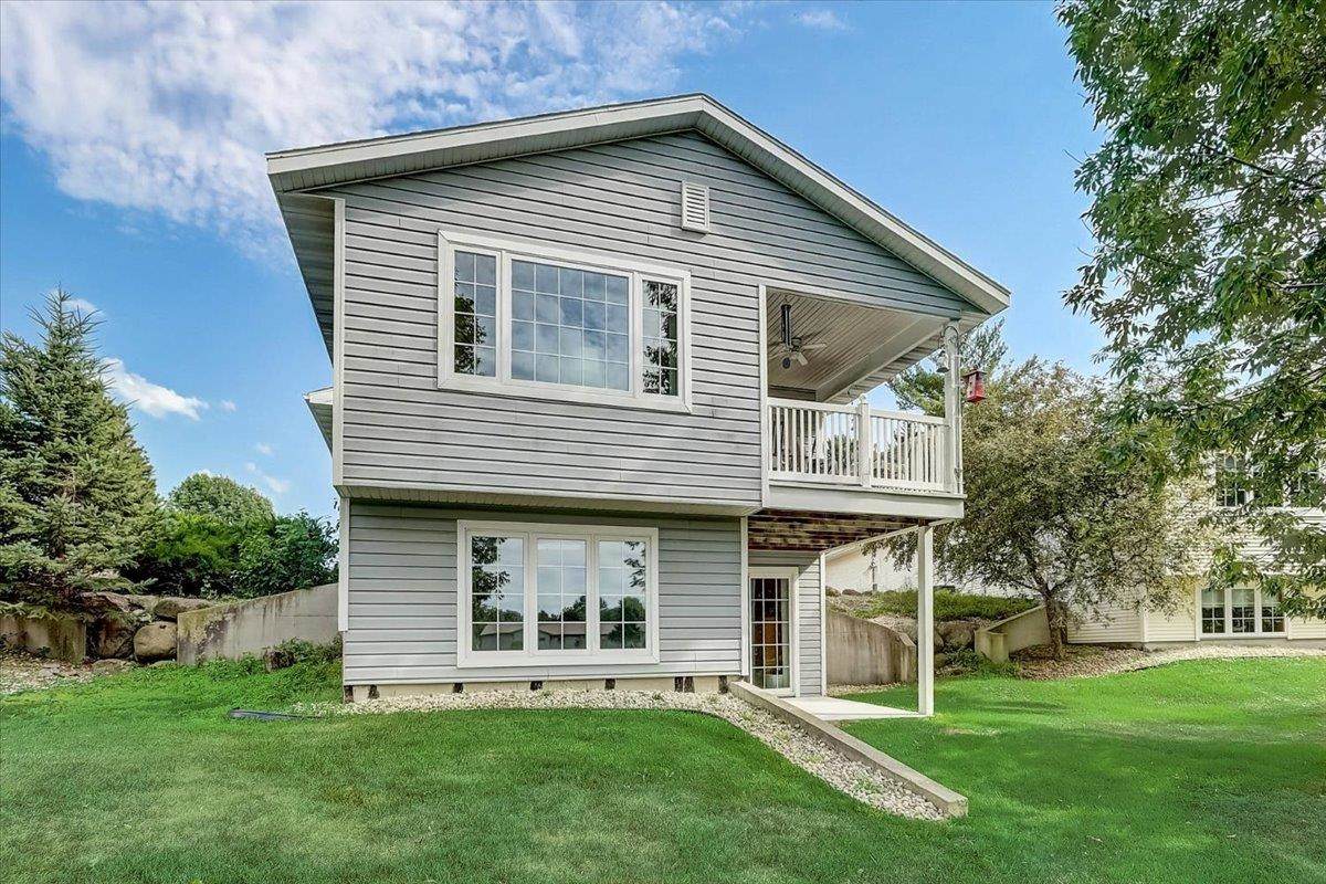 923 Saddle Ridge - Photo 1