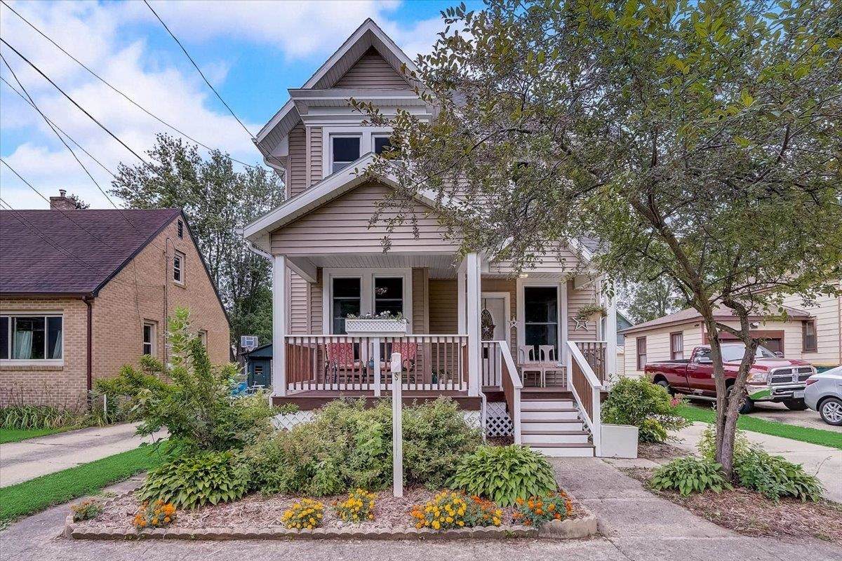 309 4th St W - Photo 1