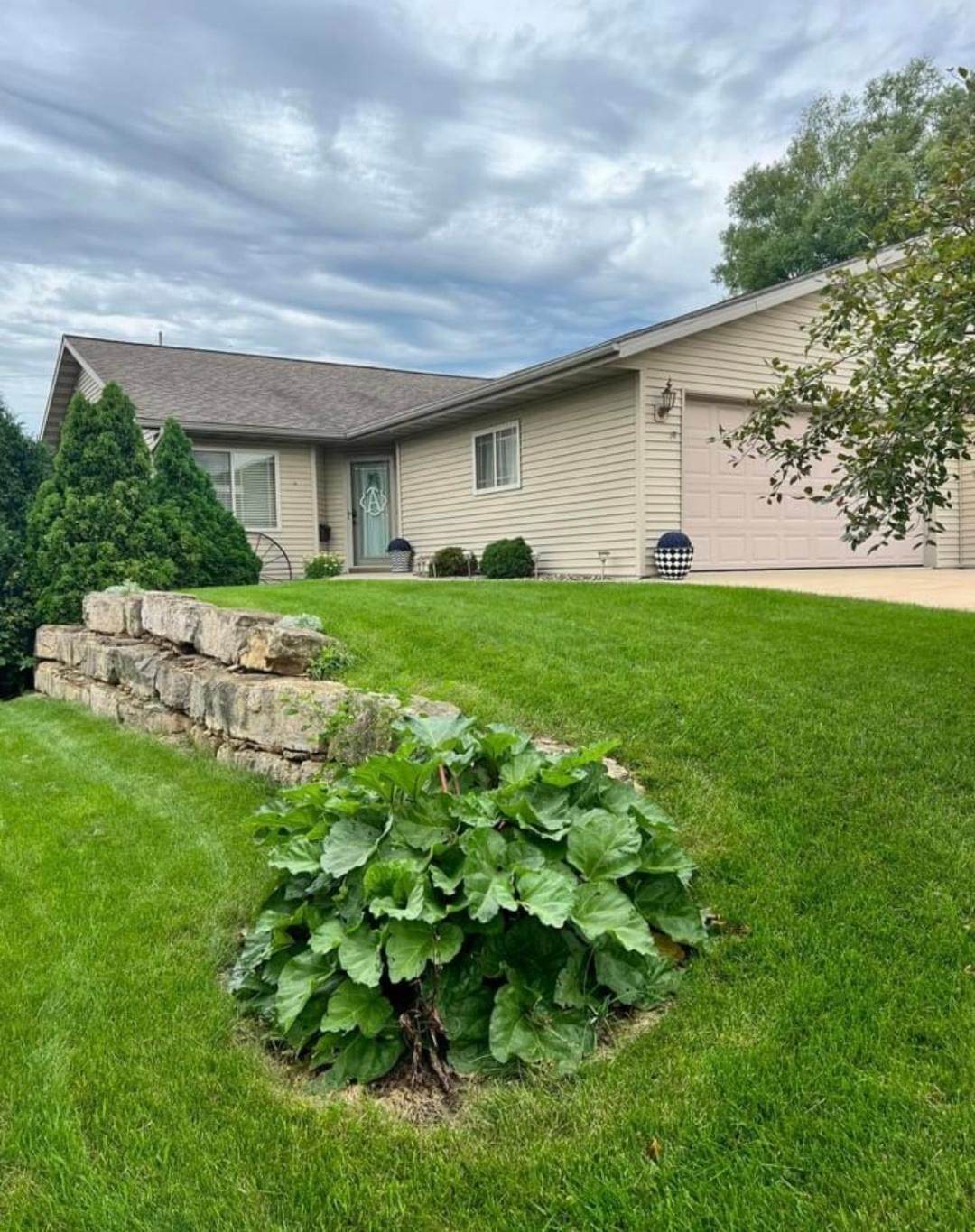 1010 Georgene St - Photo 1