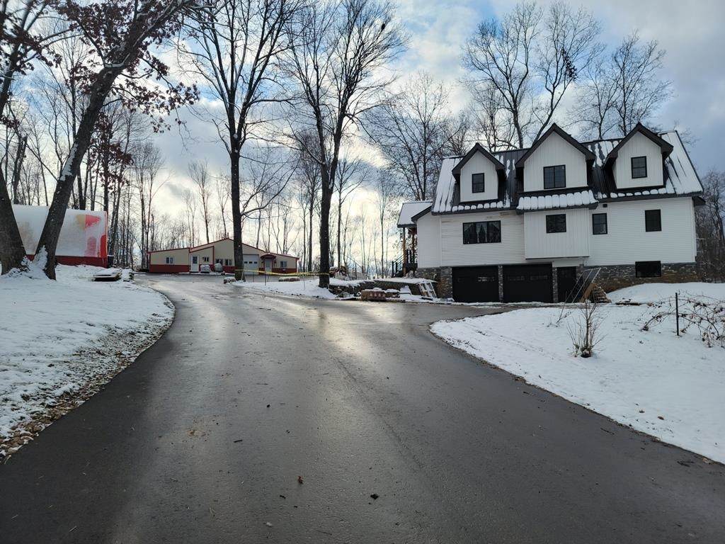 E4325 Meadow Dr - Photo 1