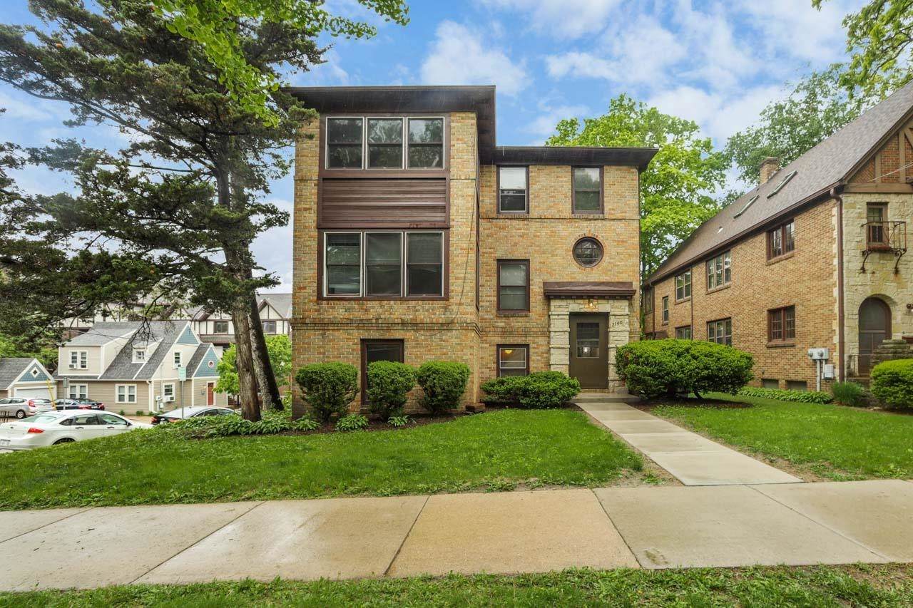 2140 Kendall Ave - Photo 1