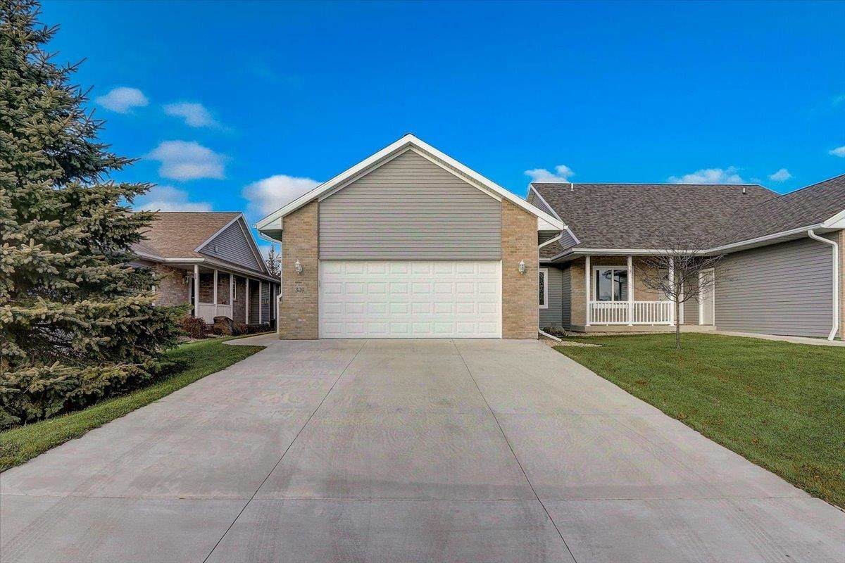 309 Pebble Brook Ln - Photo 1