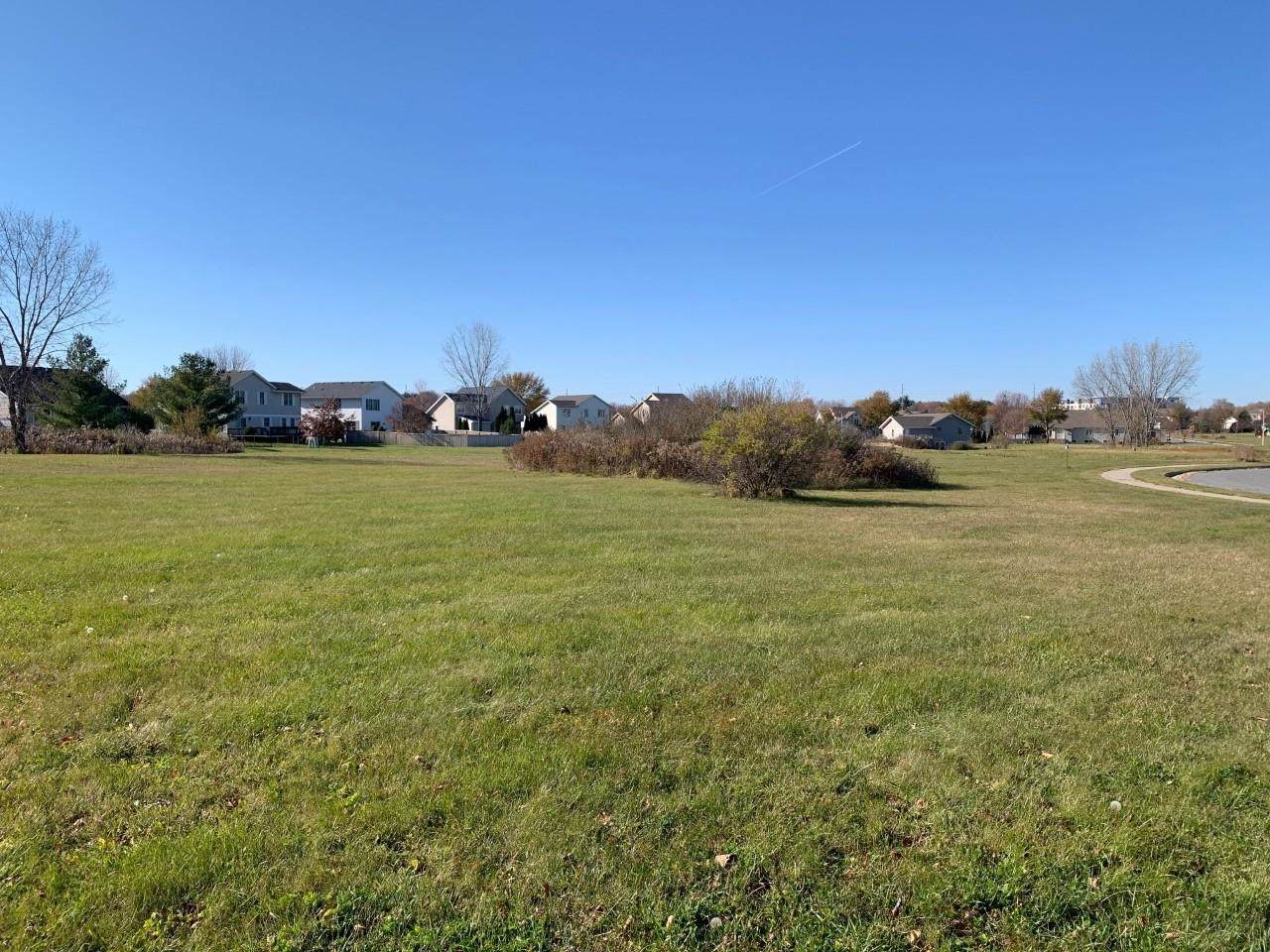 302 East Hill Parkway - Photo 1