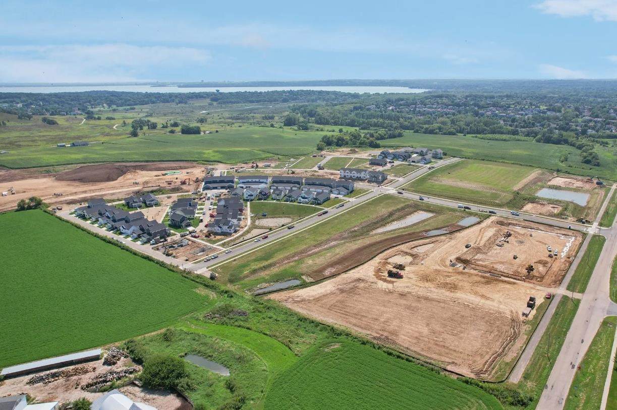 6607 Junco Drive - Photo 1