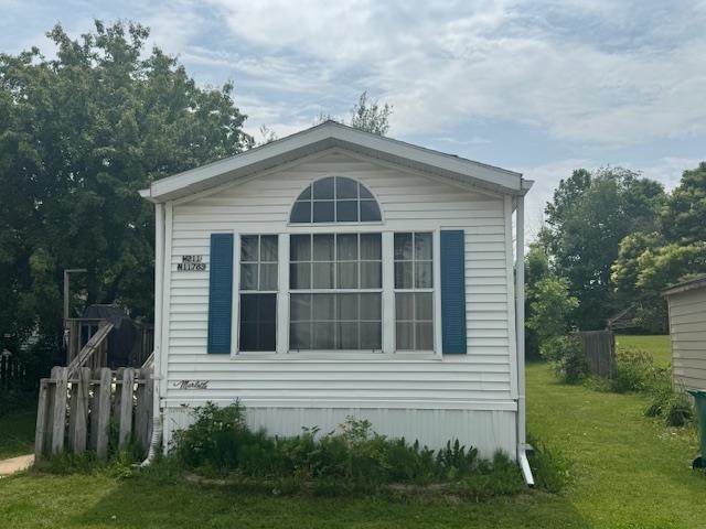 W211N11783 Hilltop Circle - Photo 1