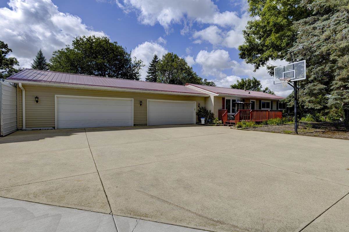 2765 Oak Knoll Lane - Photo 1