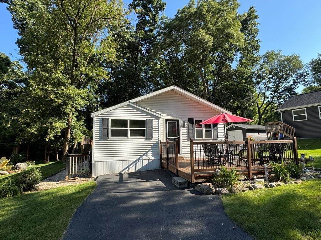 461 Aspen Way - Photo 1