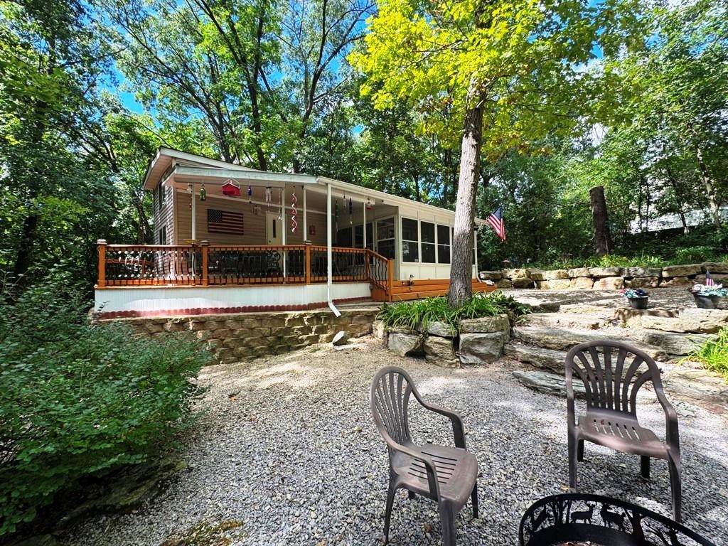 306 Westview Drive - Photo 1