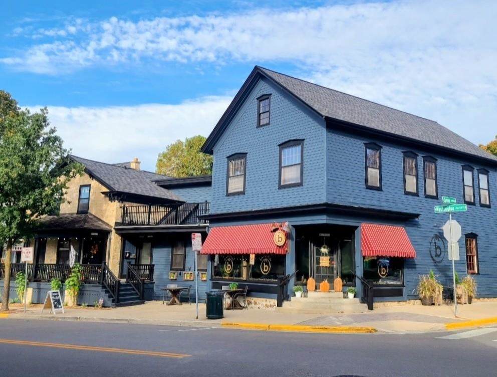 W61N480-N486 Washington Avenue - Photo 1