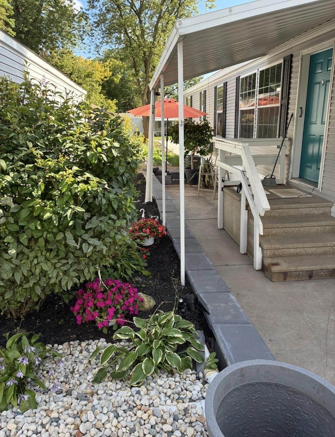 10211 Greenfield Avenue - Photo 1