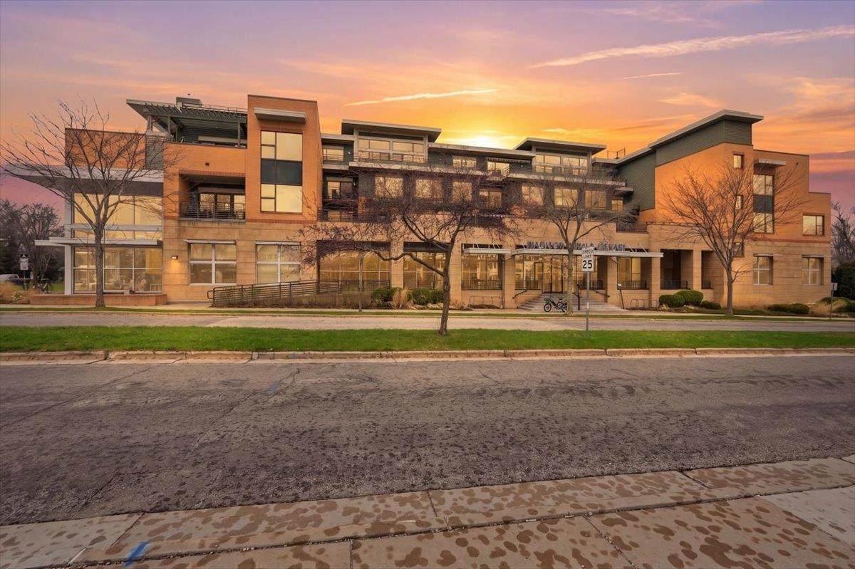 555 Midvale Boulevard - Photo 1