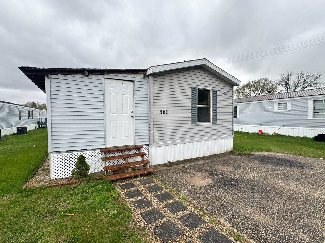 610 Commercial Avenue - Photo 1
