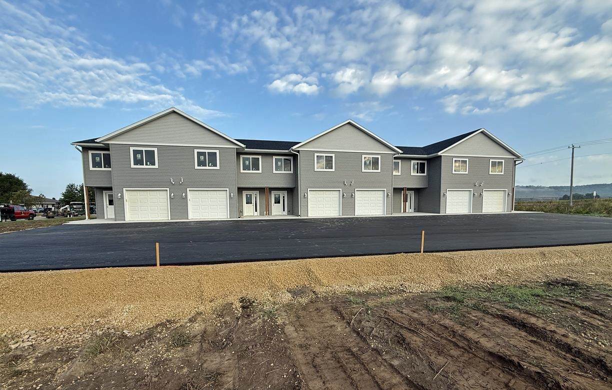 546 Sunrise Drive - Photo 1