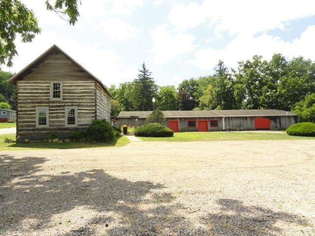 133 Commercial St - Photo 1