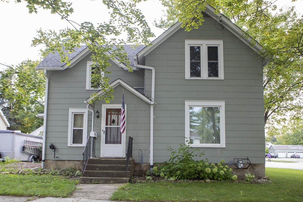 433 Clarence Street - Photo 1
