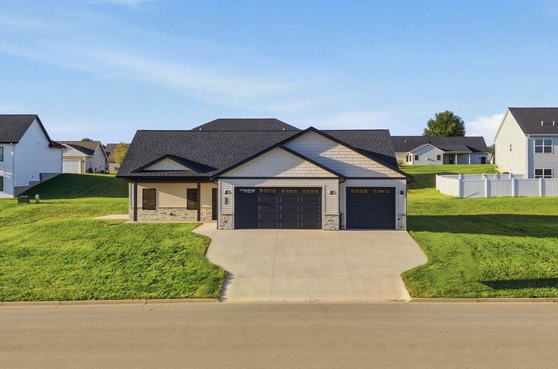 325 Model Road - Photo 1