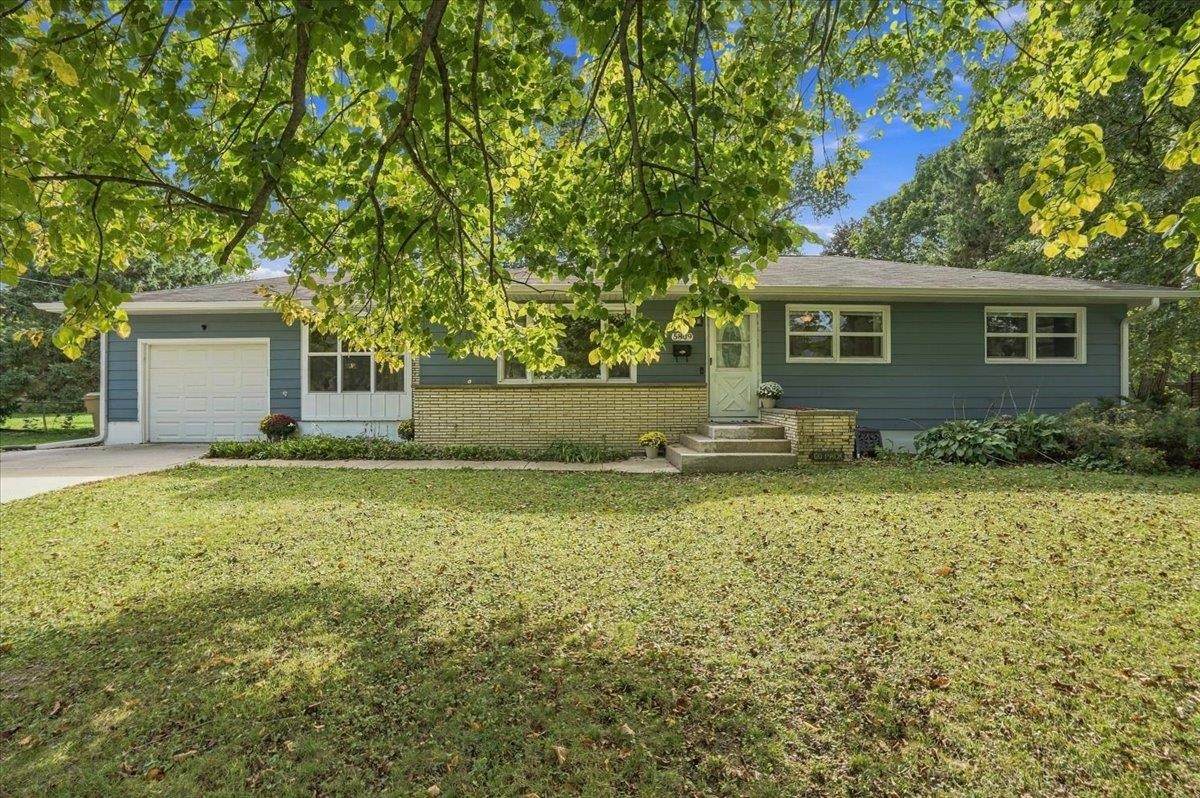 5809 Crabapple Lane - Photo 1
