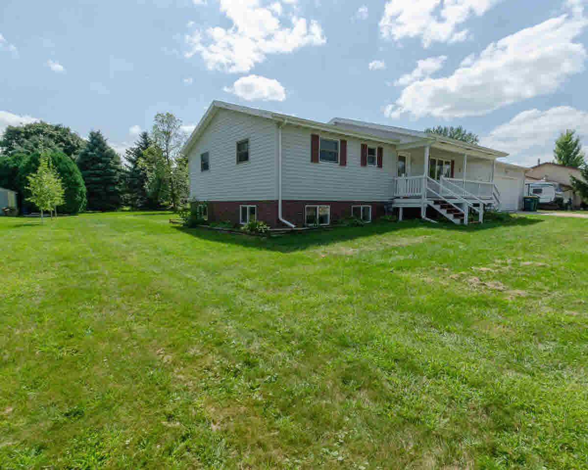 717 Buwalda Dr - Photo 1