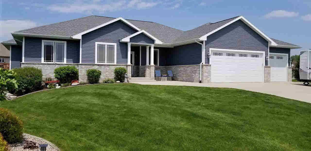 620 Hillside Ct - Photo 1