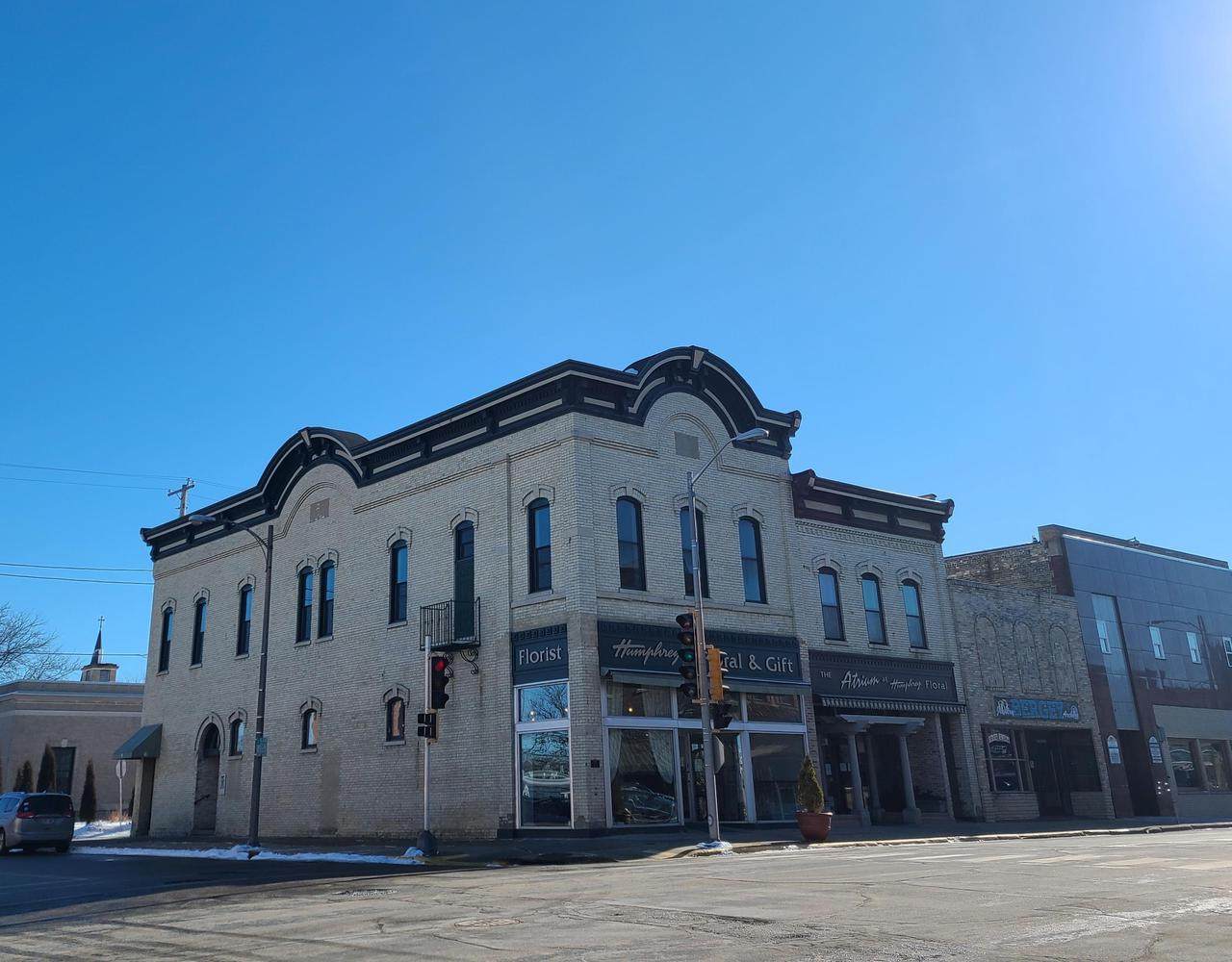 201 Main St - Photo 1